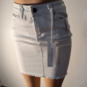 Liverpool Crisp White Denim Size 2/26